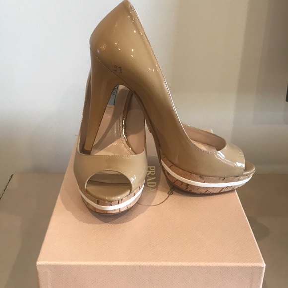 Prada shoes. - Picture 4 of 11